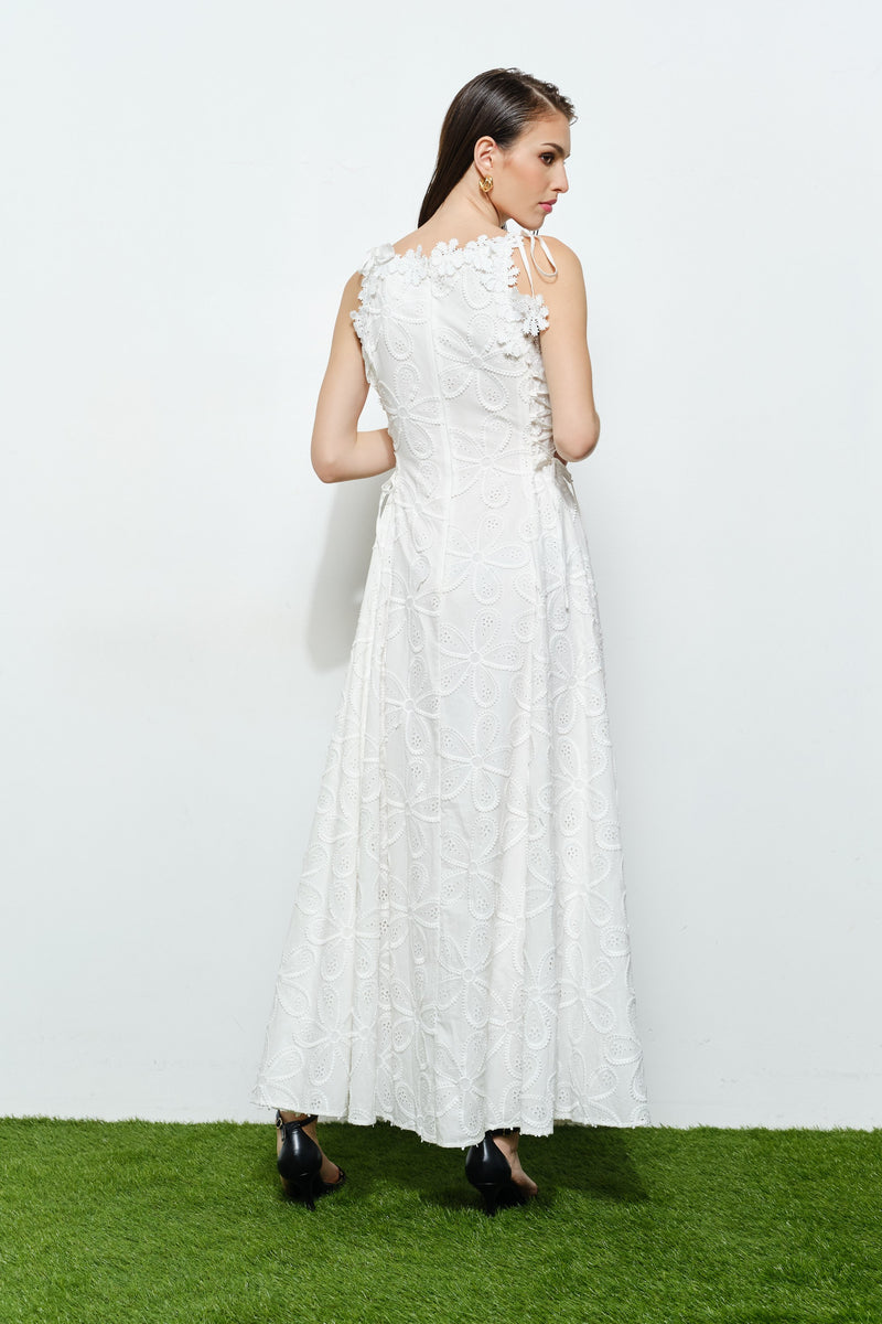 Romantic Floral Eyelet Maxi Dress White / Medium