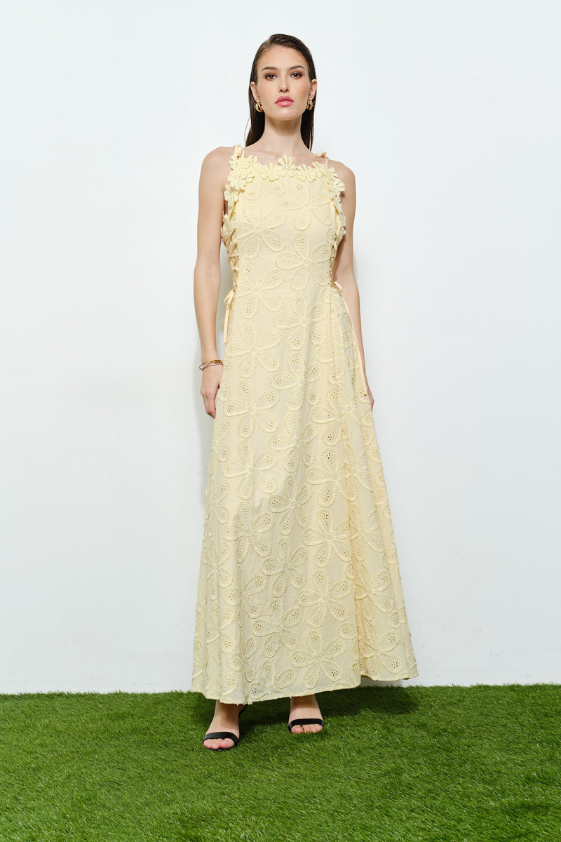 Romantic Floral Eyelet Maxi Dress White / Medium