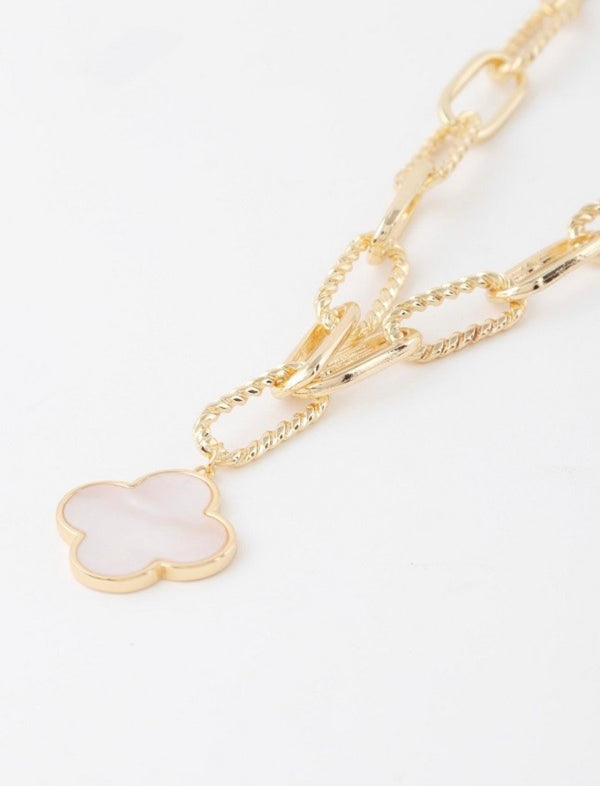 Ely Clover Necklace