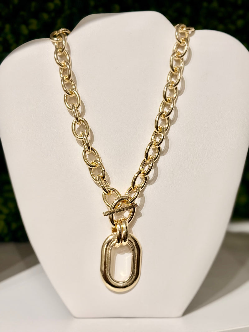 Gold Oval Pendant Necklace