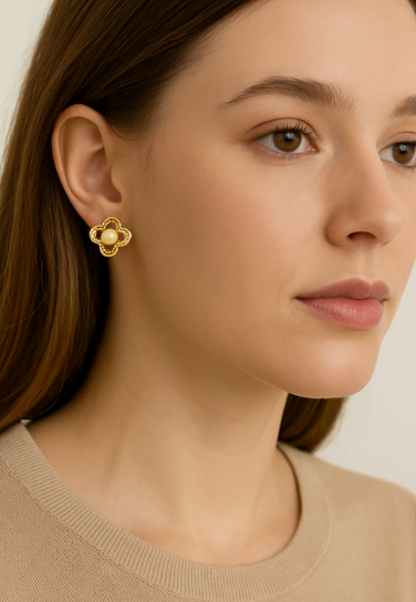 Bloom Pearl Four-Leaf Clover Earrings